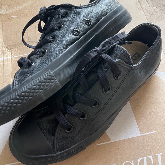 CONVERSE OX LEATHER SNEAKERS WOMENS 5 MENS 3 - Picture 3 of 12